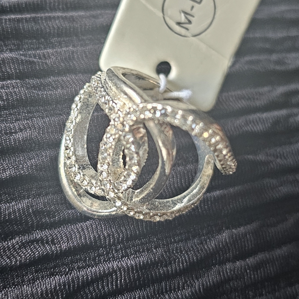 Elegant Silver Tone Diamante Metal Interlocking Swirl Ring Size 8